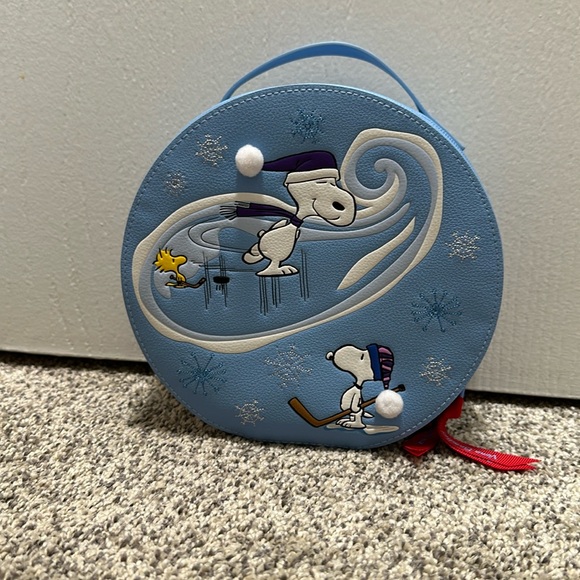 Vera Bradley Peanuts Limited Edition
Whimsy Cosmetic Bag/Case SKI SLOPE SNOOPY - Picture 1 of 3
